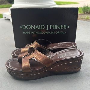 Donald Pliner Metallic Bronze Boho Platform Sandals NARROW